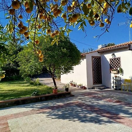 Ai Tre Desideri La Casita Aci Castello Exterior foto