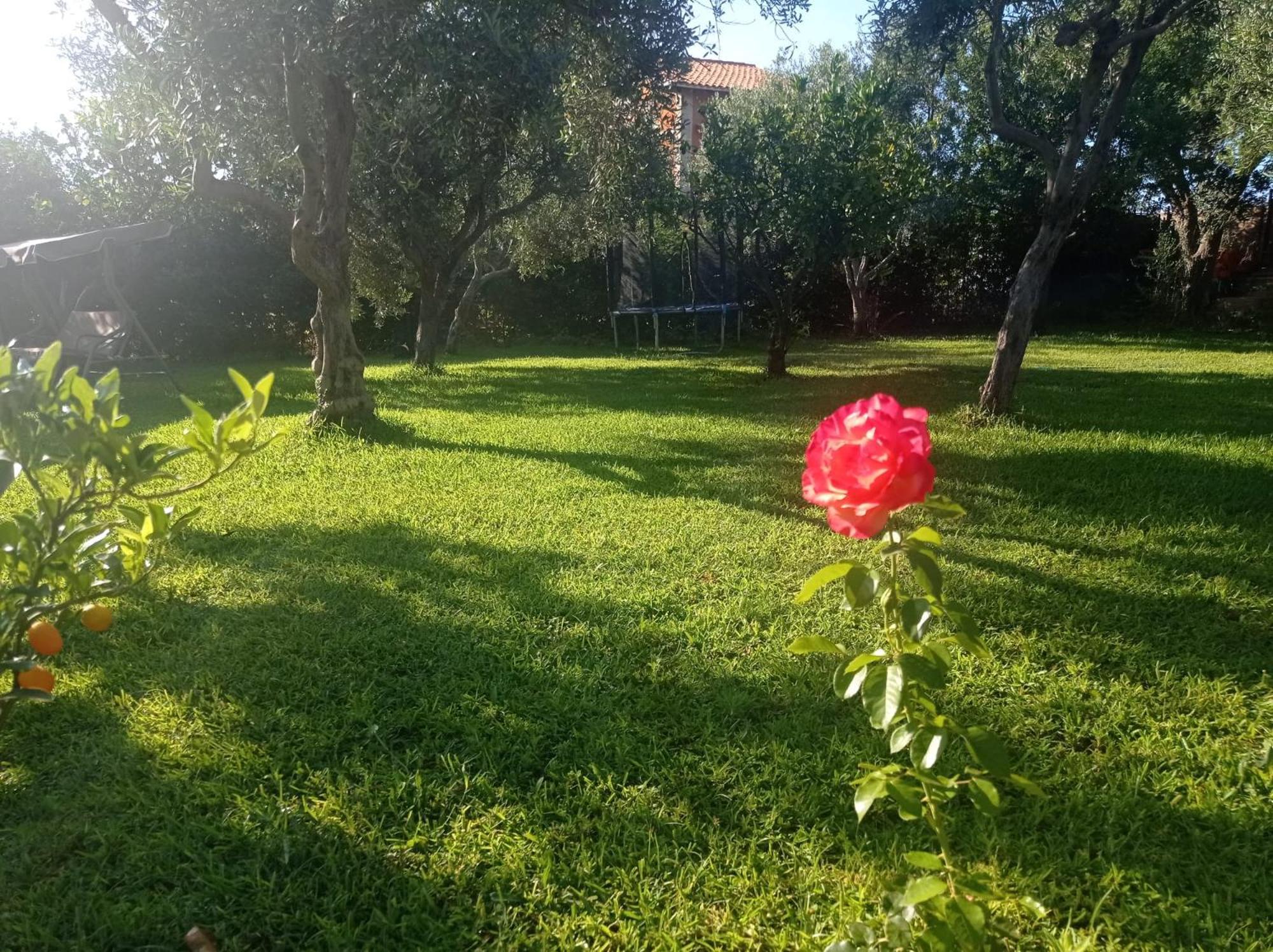 Ai Tre Desideri La Casita Aci Castello Exterior foto