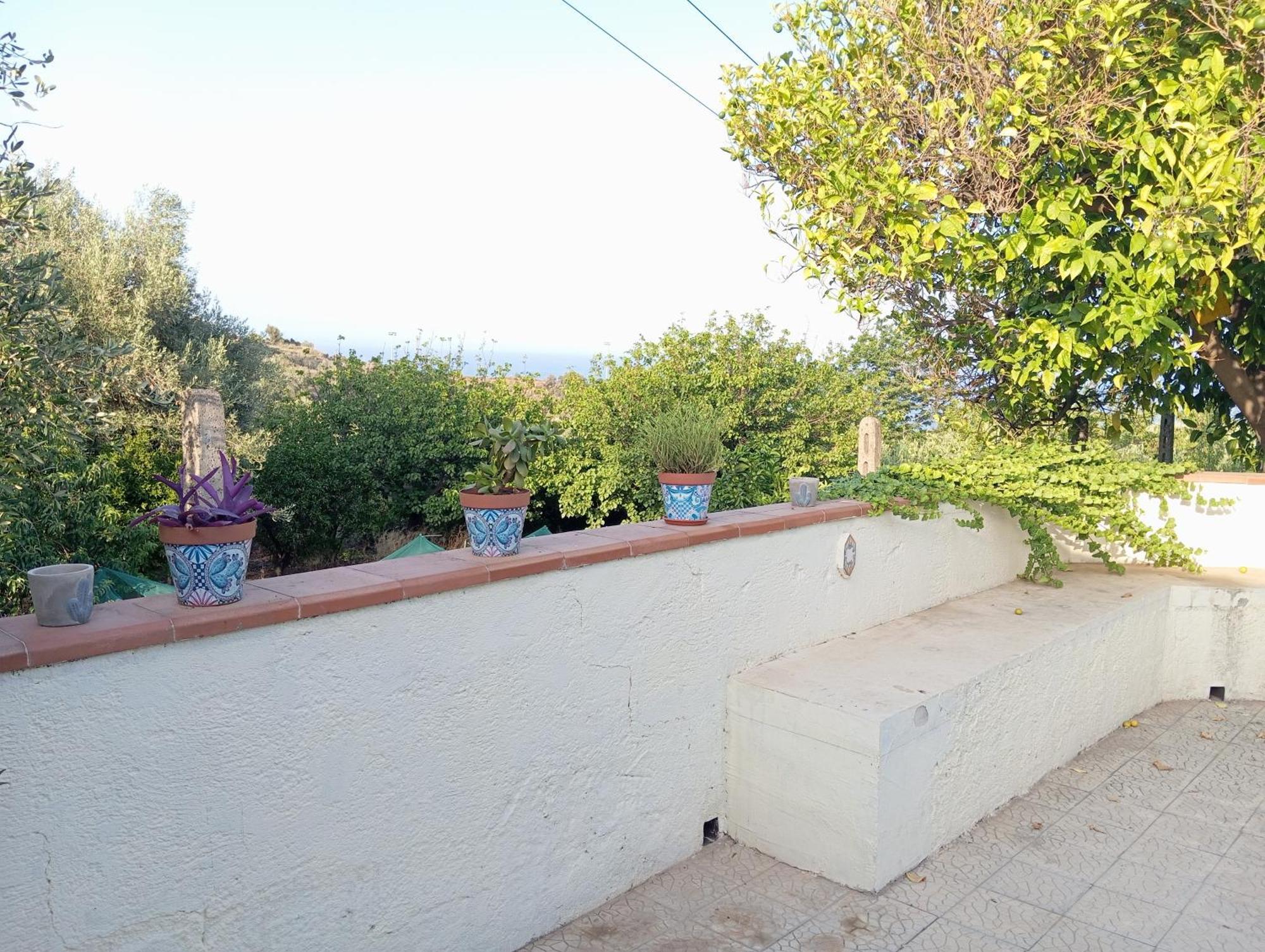 Ai Tre Desideri La Casita Aci Castello Exterior foto